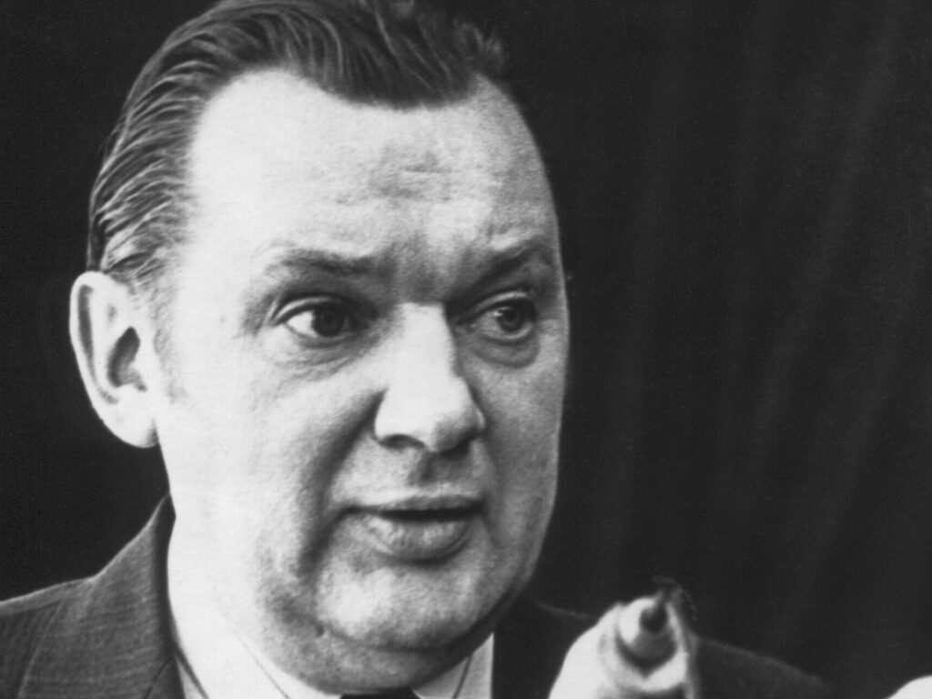 *mina, kultuuribürokraat… jt luuletusi